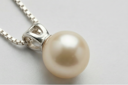 Classic Pearl Solitaire Pendant