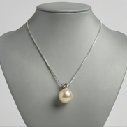 Classic Pearl Solitaire Pendant